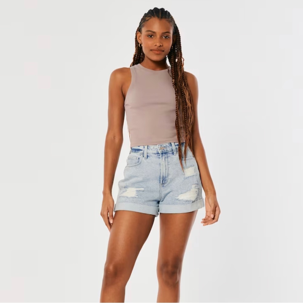 CURVY ULTRA HIGH-RISE RIPPED LIGHT ACID WASH DENIM MOM SHORTS